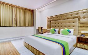 Hotel Bkc Grand